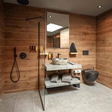 Kashmir Wellness & Adults Only 5*