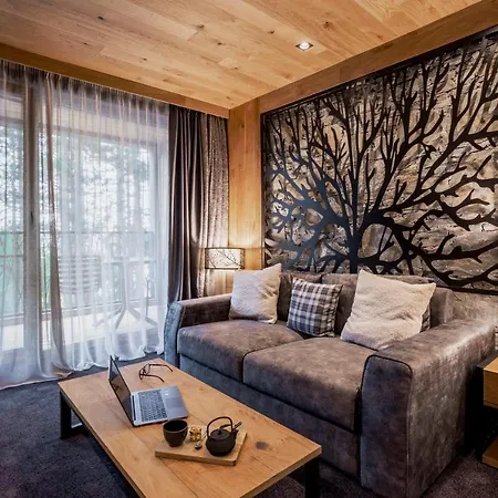 Kashmir Wellness & Adults Only Hotel
